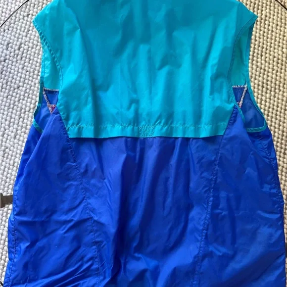 Hind Women's Colorblock Windbreaker Vest in Teal, Blue & Magenta - Picture 3 of 3